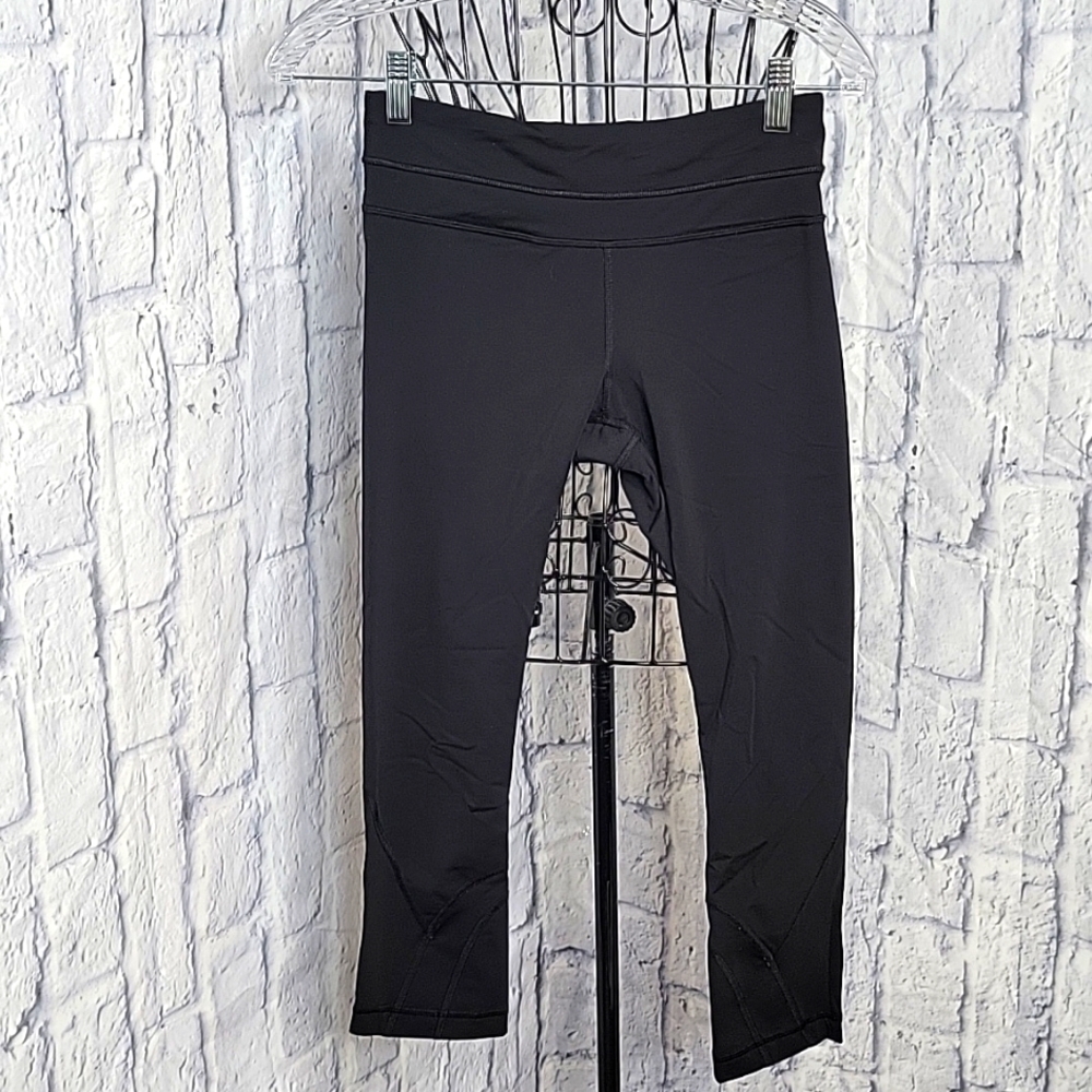 LULULEMON Black Leggings‎ Size 4